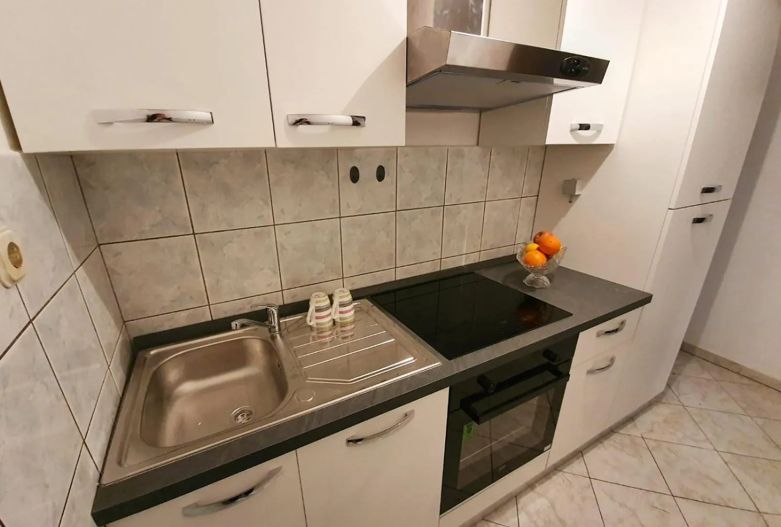 Apartments & Fastfood Riva Pakostane 0*,