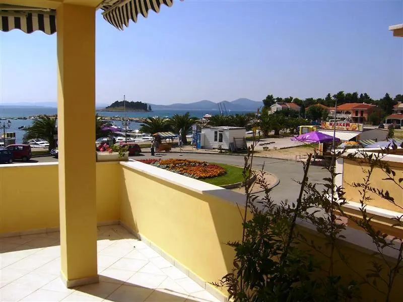 Apartments & Fastfood Riva Pakostane Croatia